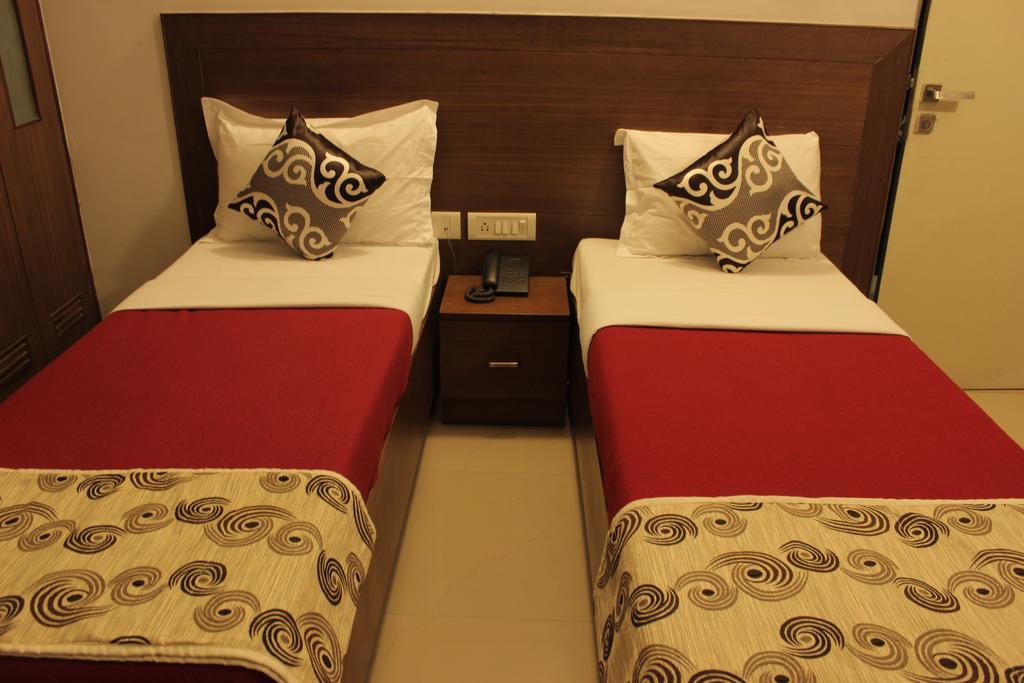 Mount Residency Hotel Chennai Exterior foto