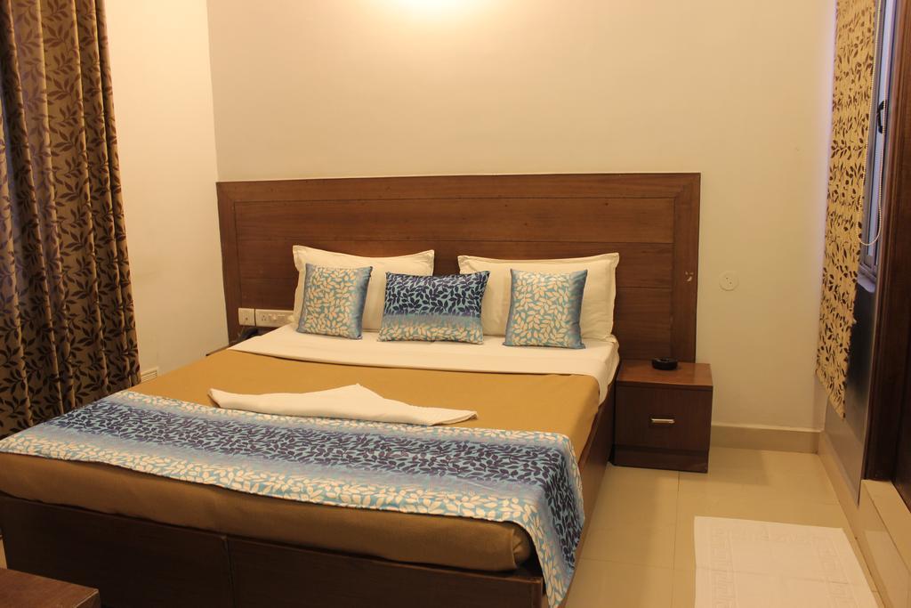 Mount Residency Hotel Chennai Exterior foto